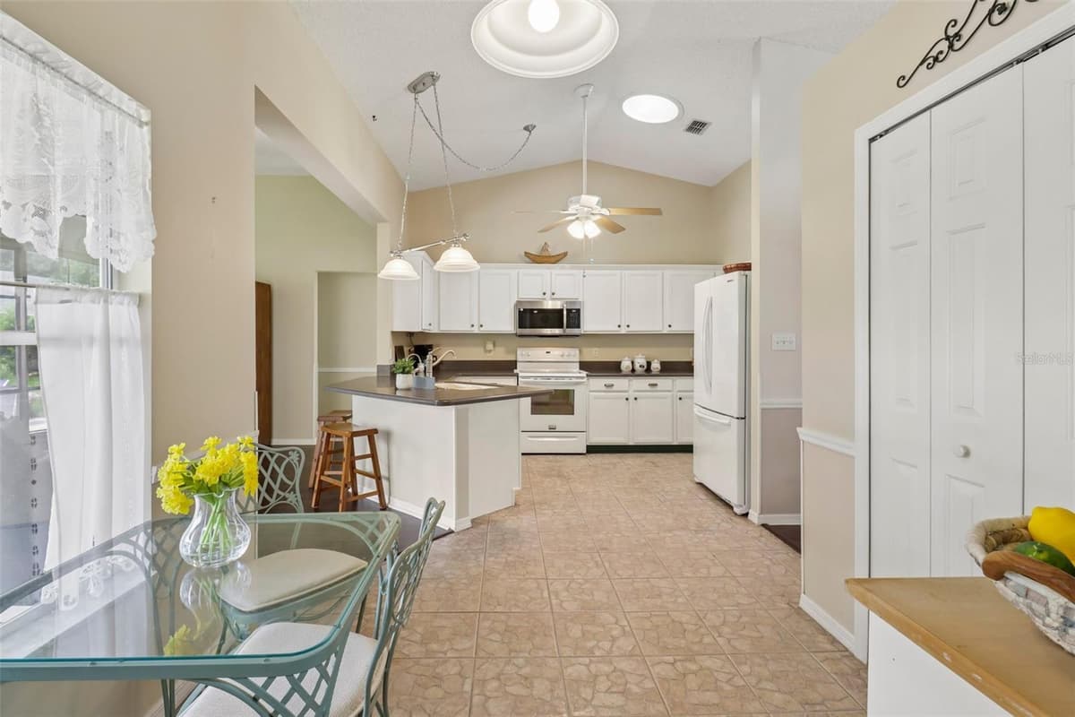 4529 PEACH TREE STREET — photo 3 of 63