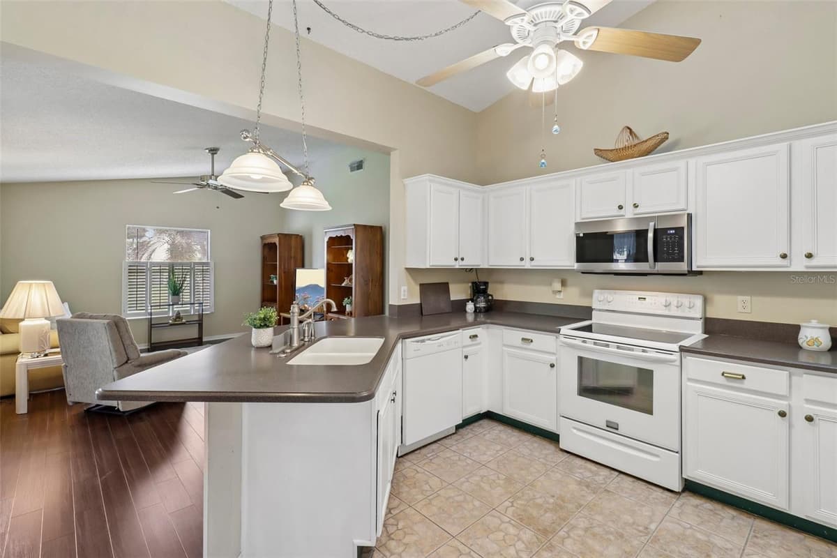4529 PEACH TREE STREET — photo 16 of 63