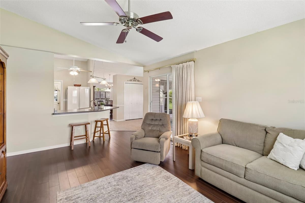 4529 PEACH TREE STREET — photo 18 of 63