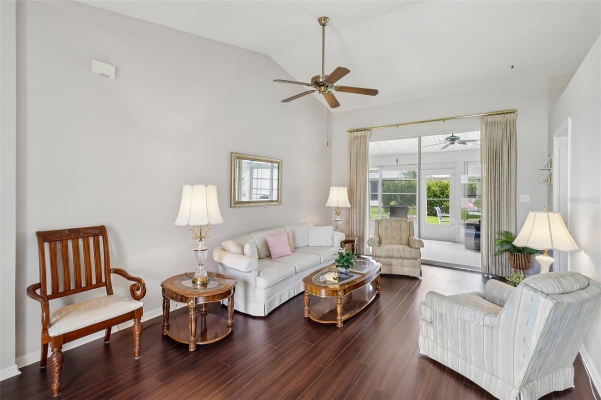4529 PEACH TREE STREET — photo 8 of 63