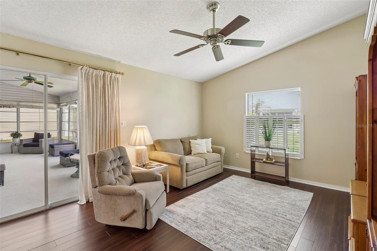 4529 PEACH TREE STREET — photo 17 of 63