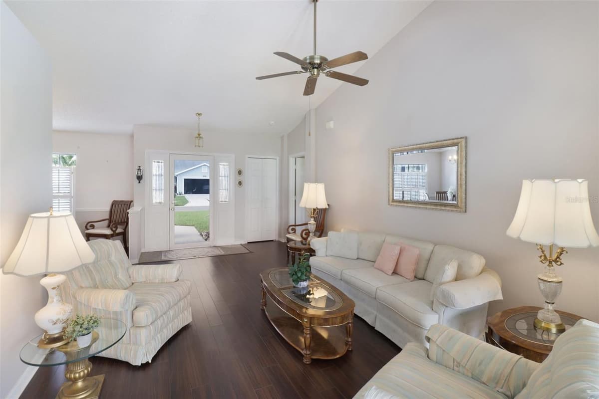 4529 PEACH TREE STREET — photo 9 of 63