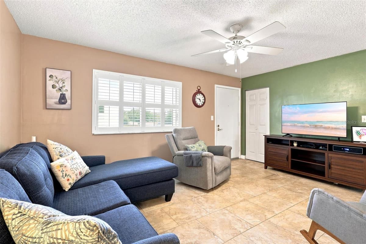 1130 LAKE PARKER AVENUE — photo 8 of 36