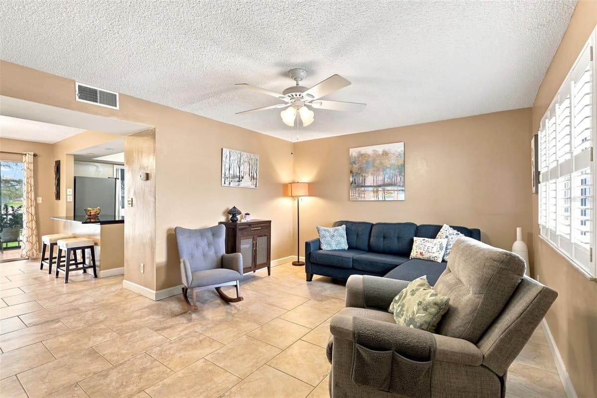 1130 LAKE PARKER AVENUE — photo 10 of 36