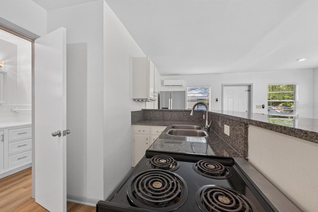 6020 FLORA VISTA AVENUE — photo 37 of 61