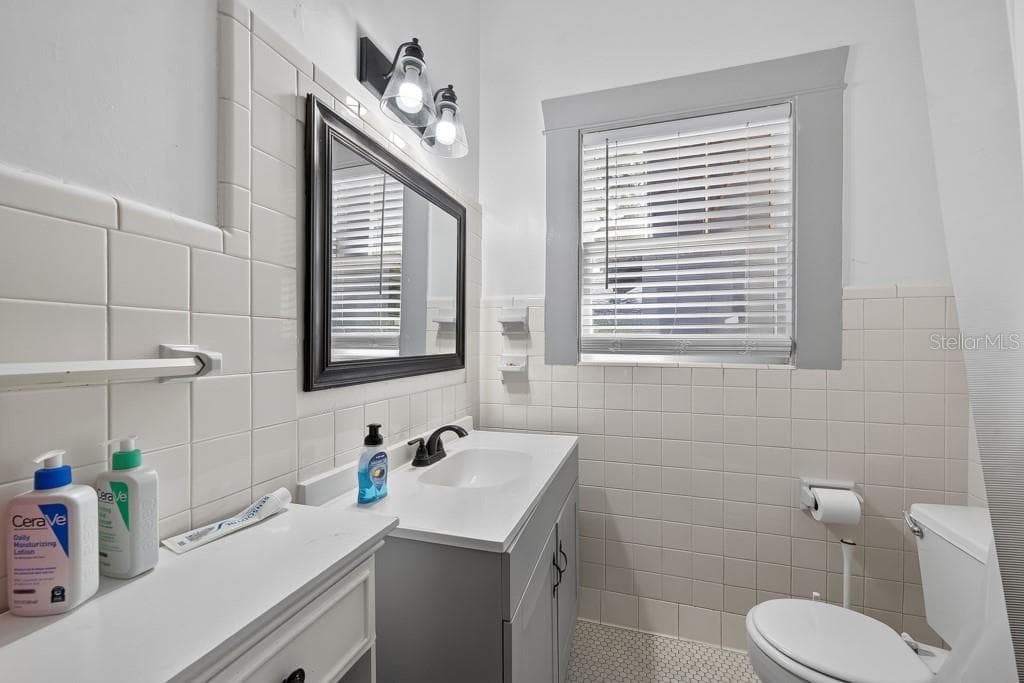 6020 FLORA VISTA AVENUE — photo 23 of 61