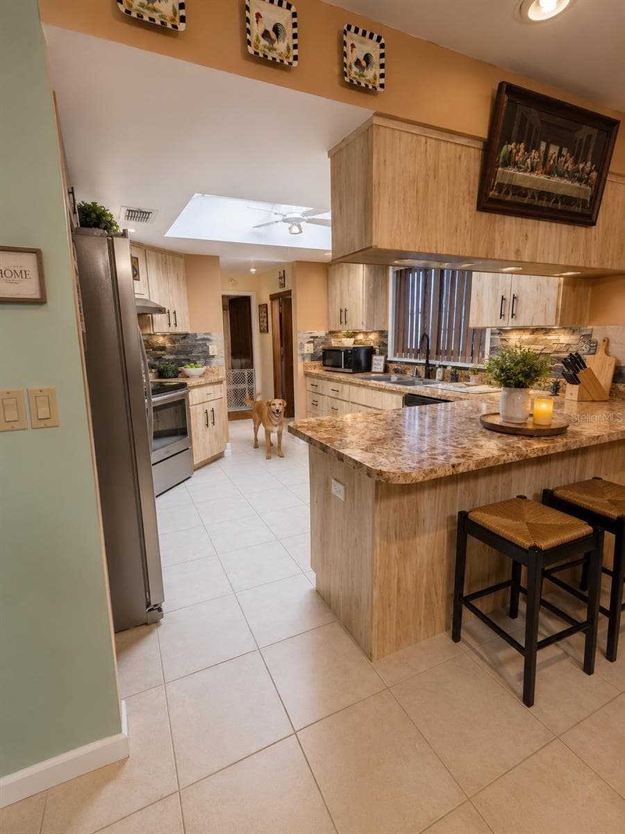 7054 LEXINGTON CIRCLE — photo 3 of 6