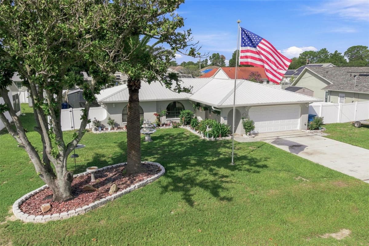 4211 AUGUSTINE ROAD — photo 8 of 51