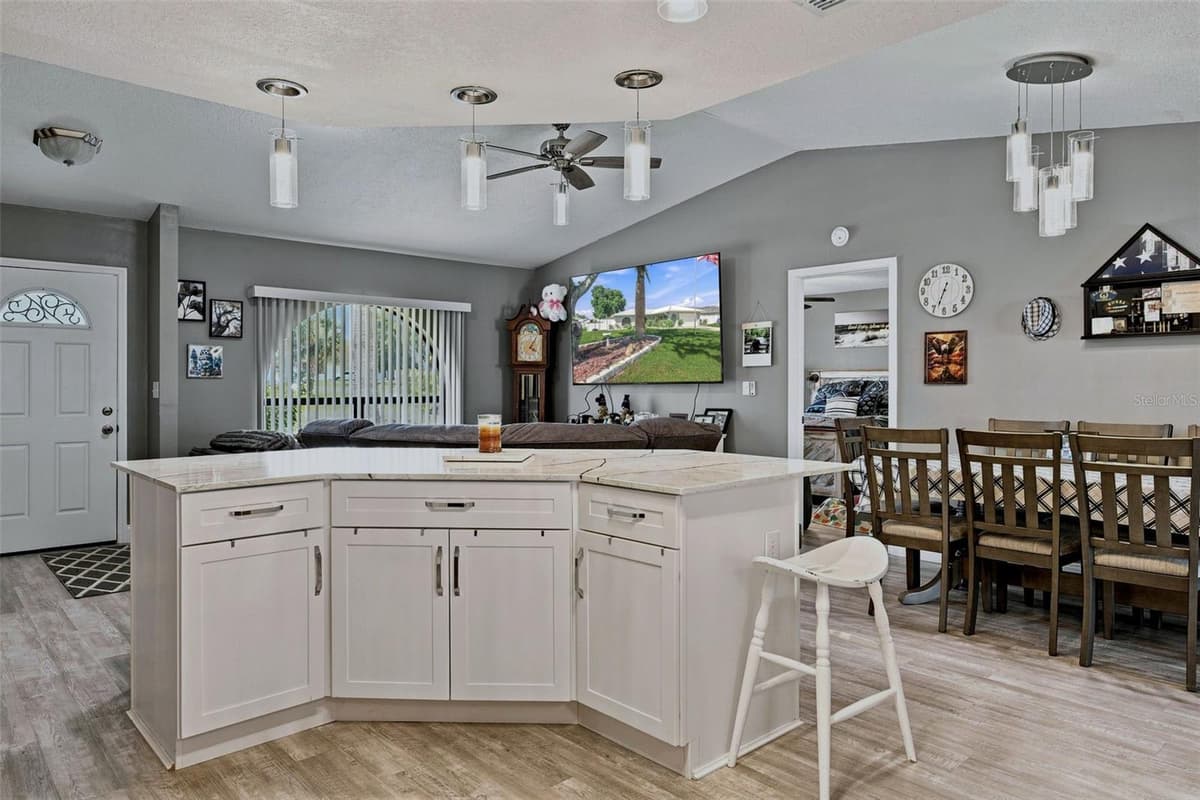 4211 AUGUSTINE ROAD — photo 14 of 51