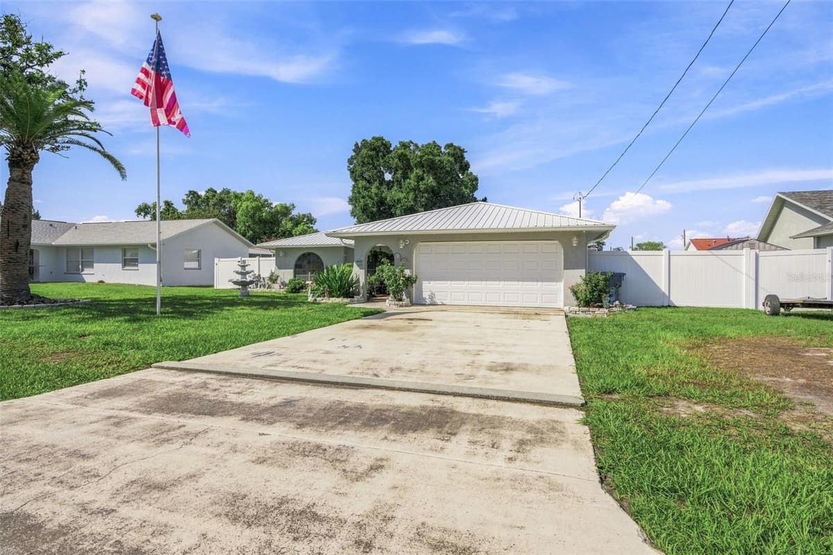 4211 AUGUSTINE ROAD — photo 48 of 51