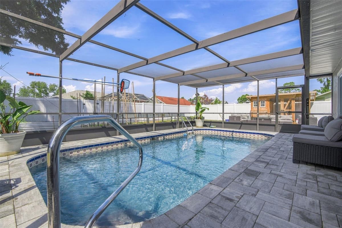 4211 AUGUSTINE ROAD — photo 4 of 51