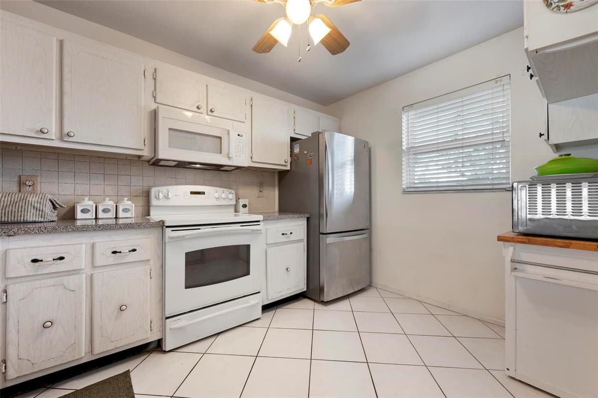 4040 IRONWOOD CIRCLE — photo 7 of 19