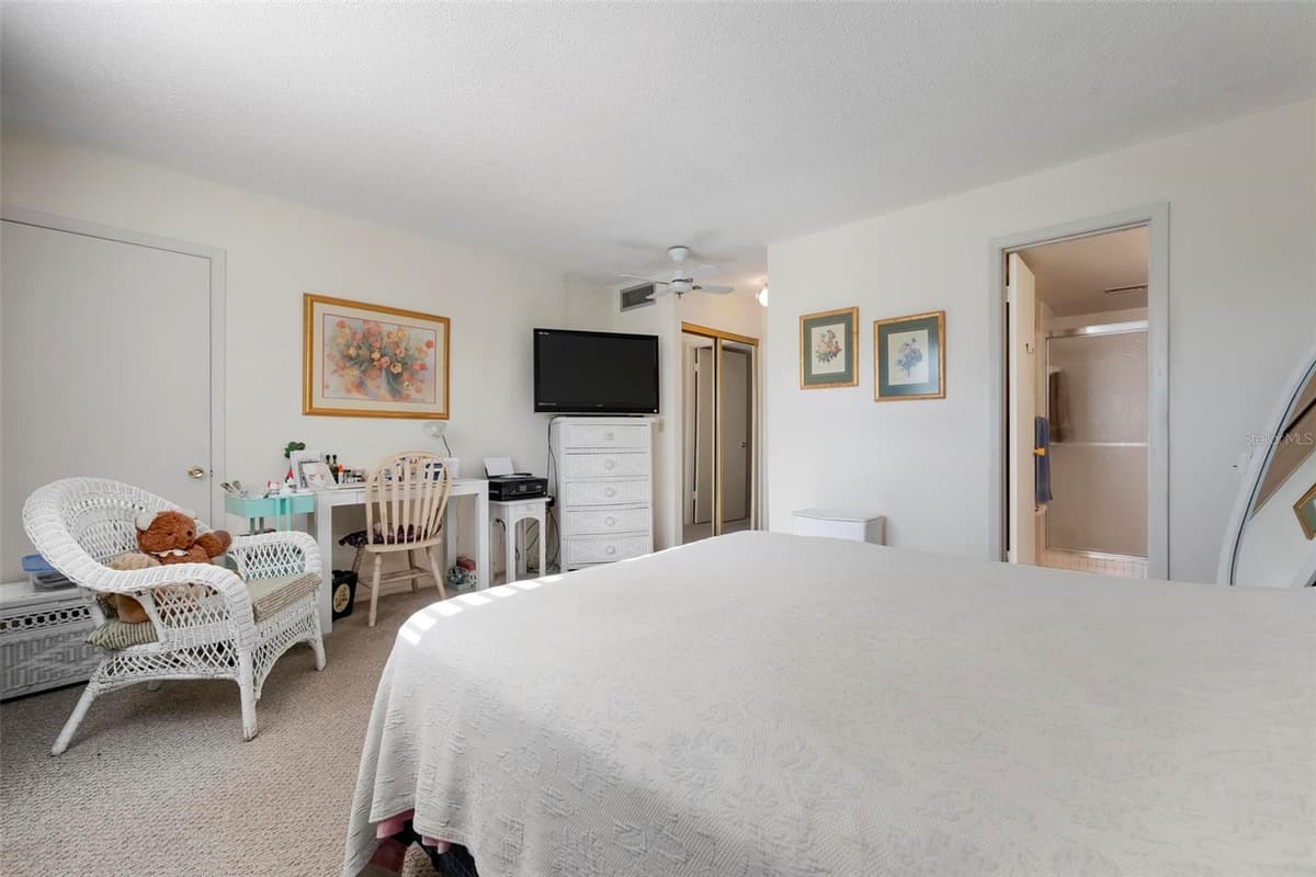 4040 IRONWOOD CIRCLE — photo 11 of 19