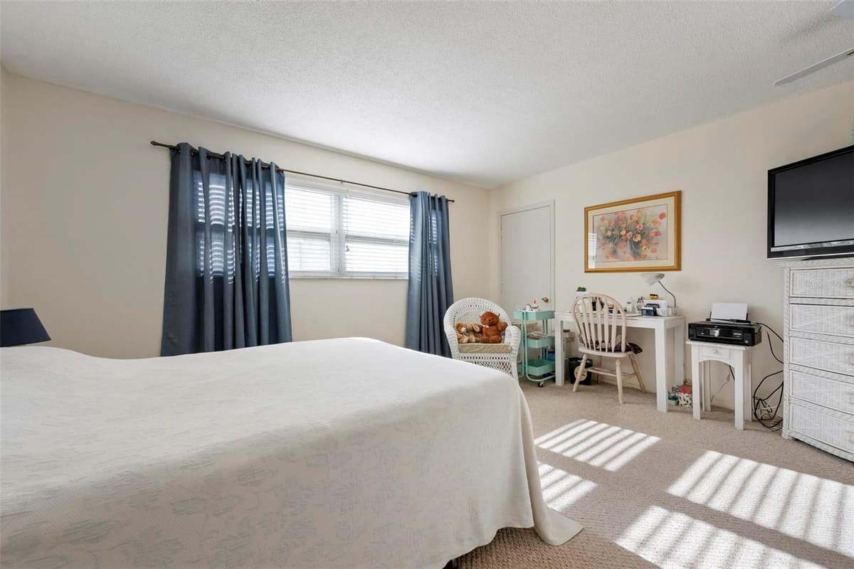 4040 IRONWOOD CIRCLE — photo 10 of 19