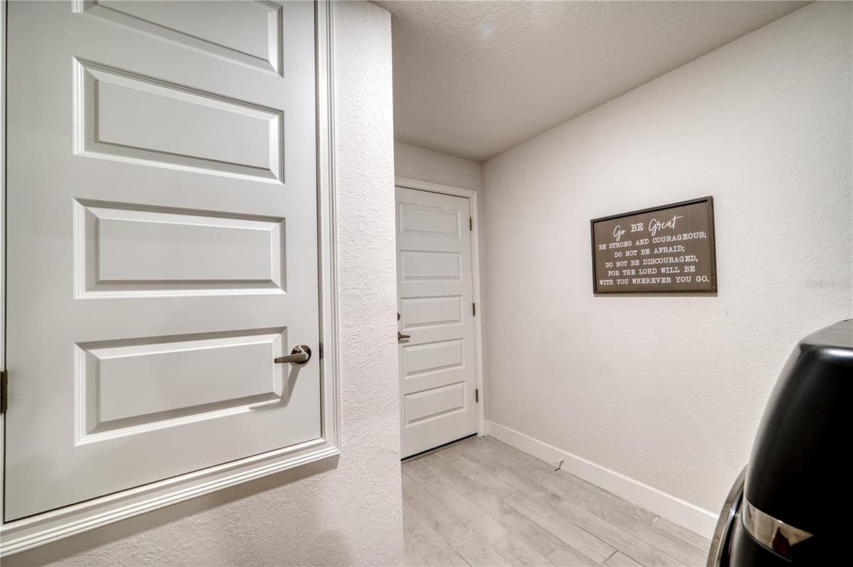 9406 43RD COURT — photo 40 of 42