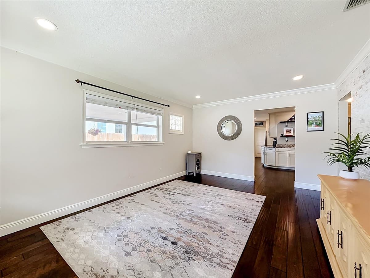 19 HAZEL STREET — photo 3 of 39