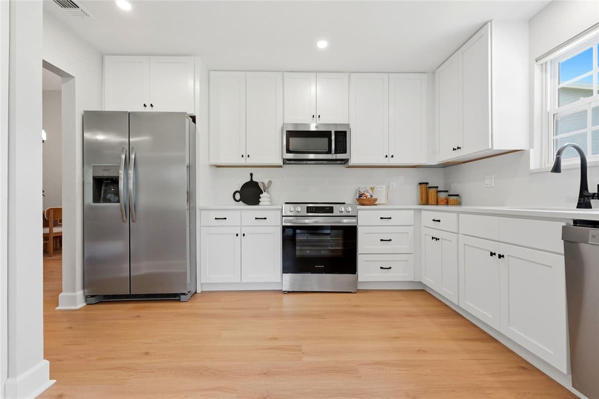 10521 36TH PLACE — photo 16 of 35