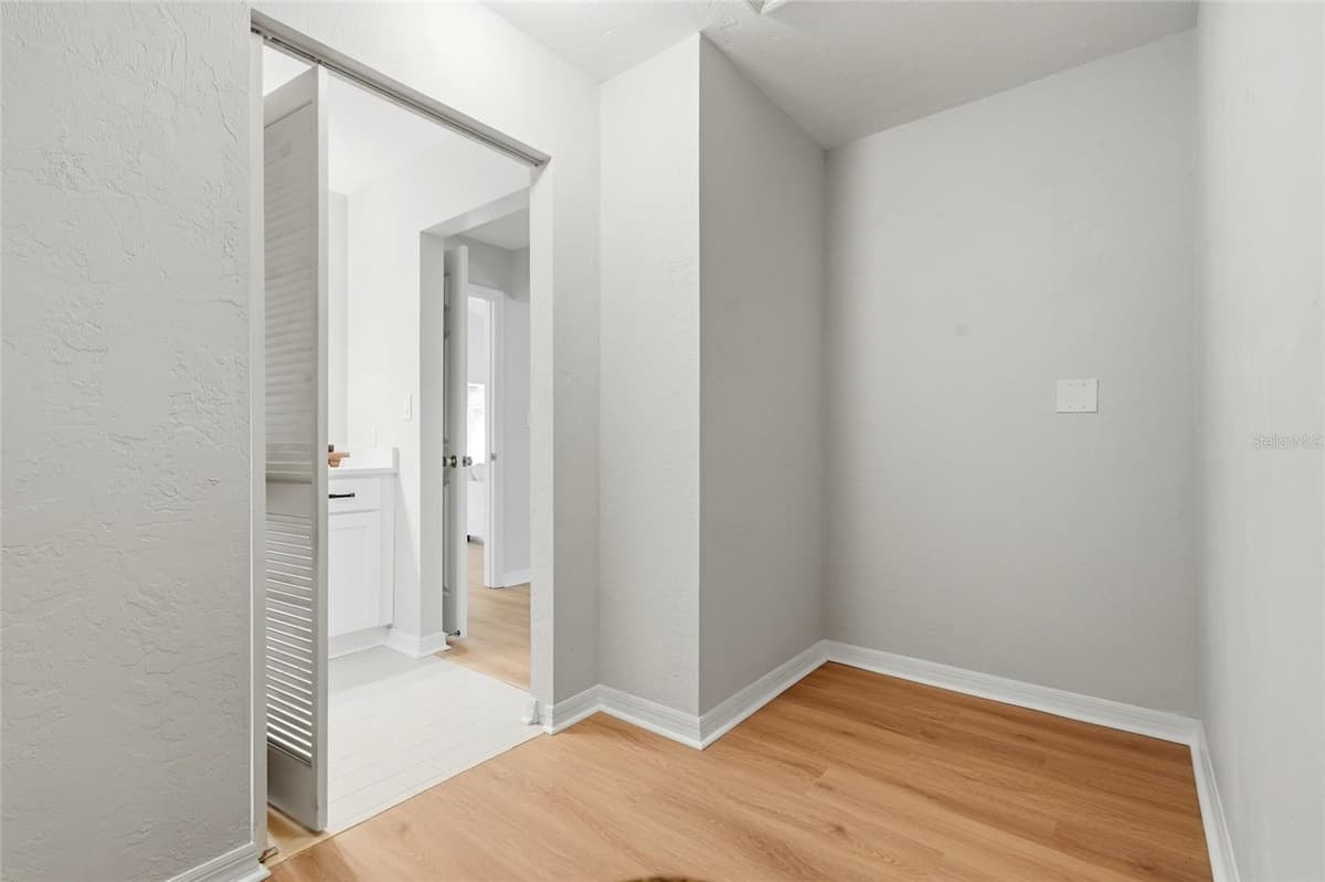 10521 36TH PLACE — photo 19 of 35