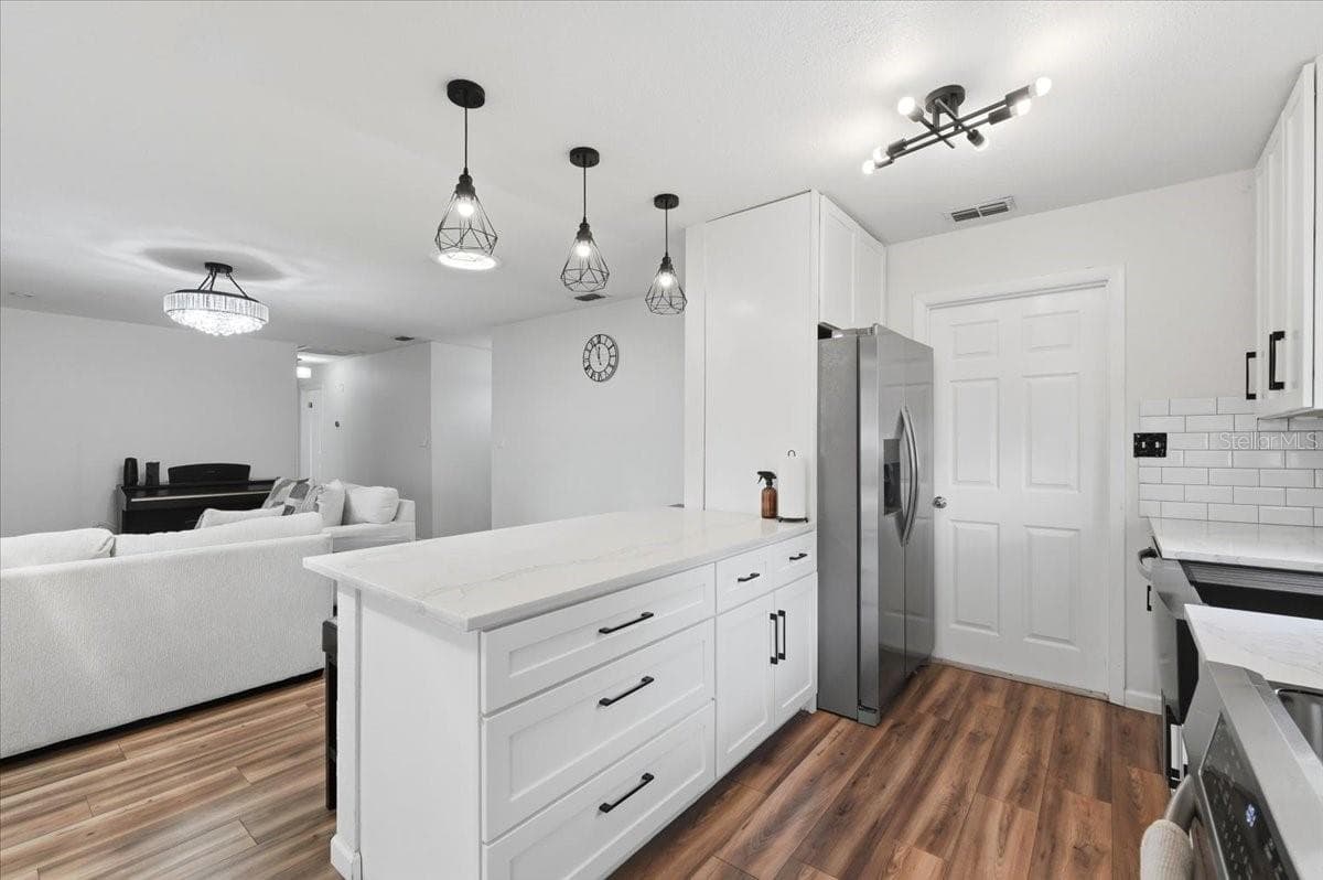 230 LEITHA WAY — photo 12 of 57