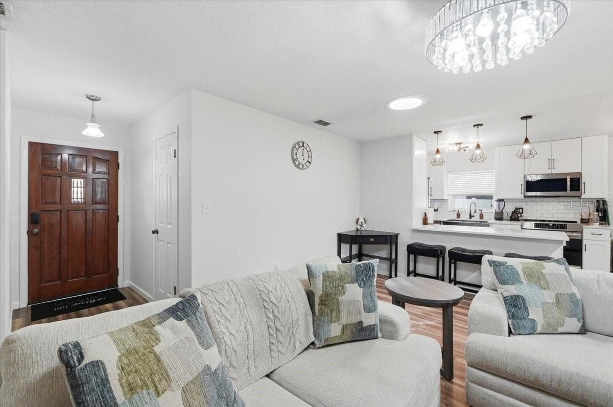 230 LEITHA WAY — photo 11 of 57