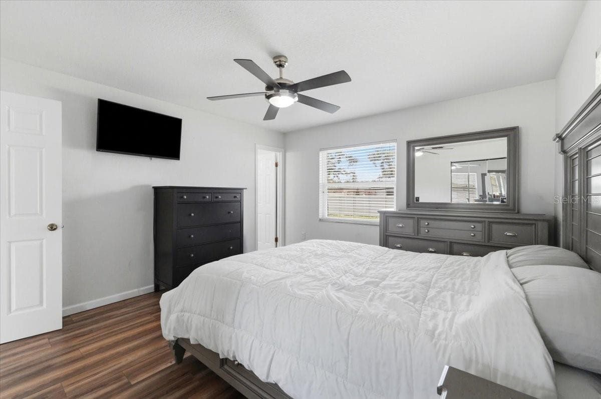 230 LEITHA WAY — photo 21 of 57