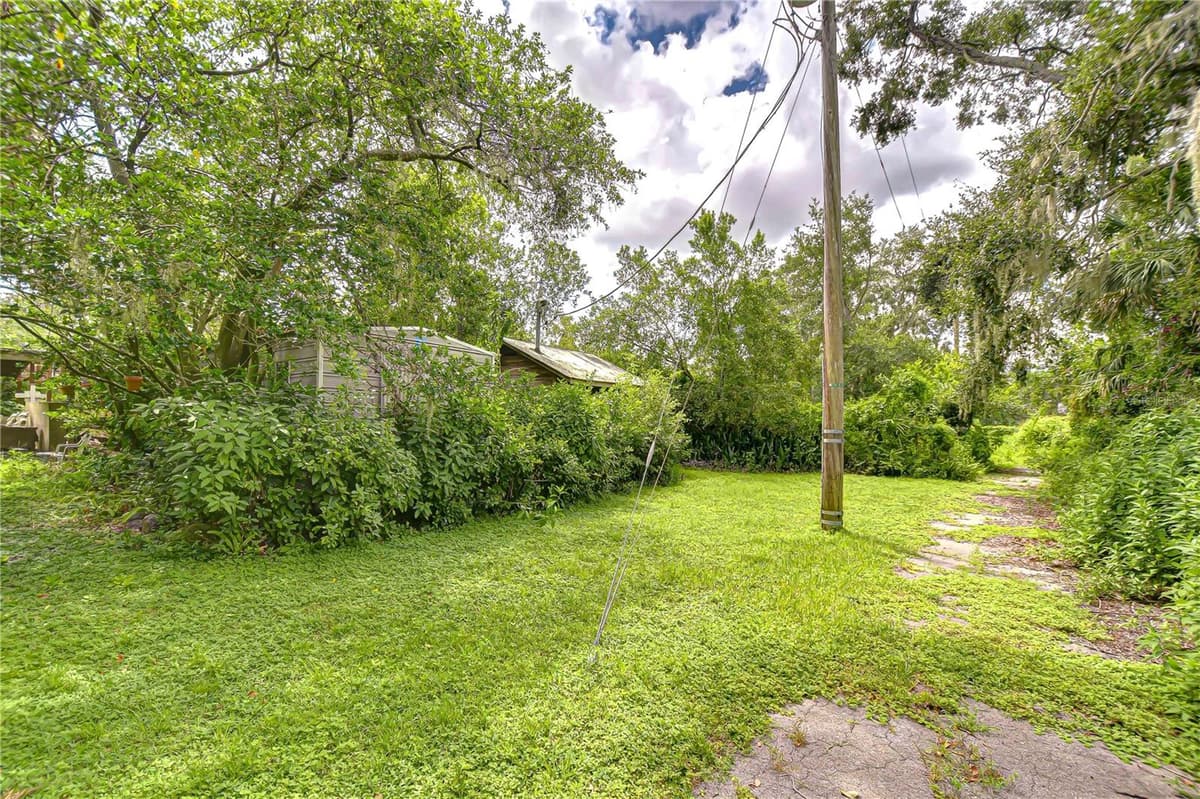 10904 HACKNEY DRIVE — photo 14 of 34