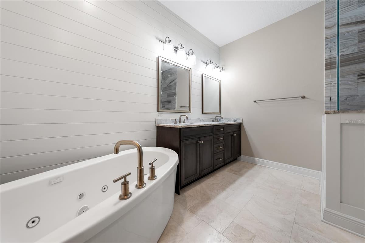 205 BRIGHTWATER DRIVE — photo 16 of 30