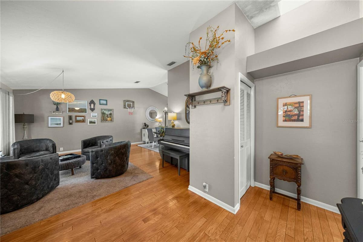 4312 12TH PLACE — photo 3 of 45