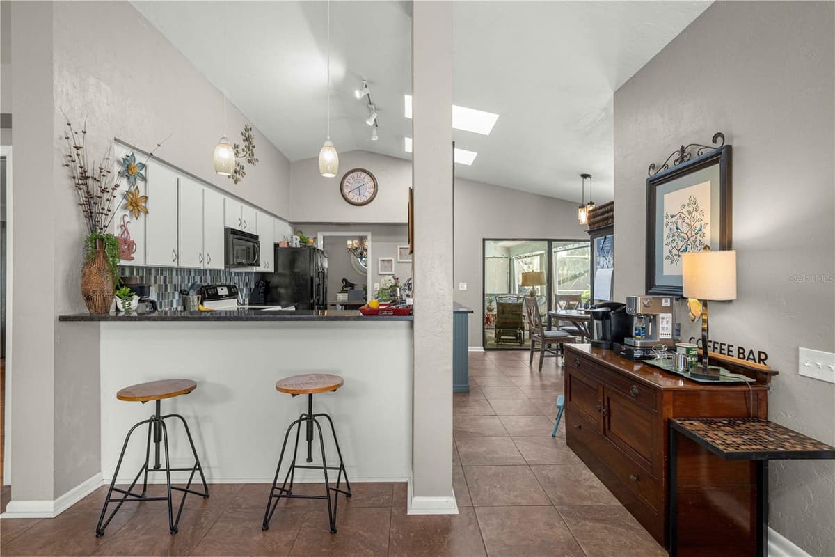 4312 12TH PLACE — photo 11 of 45