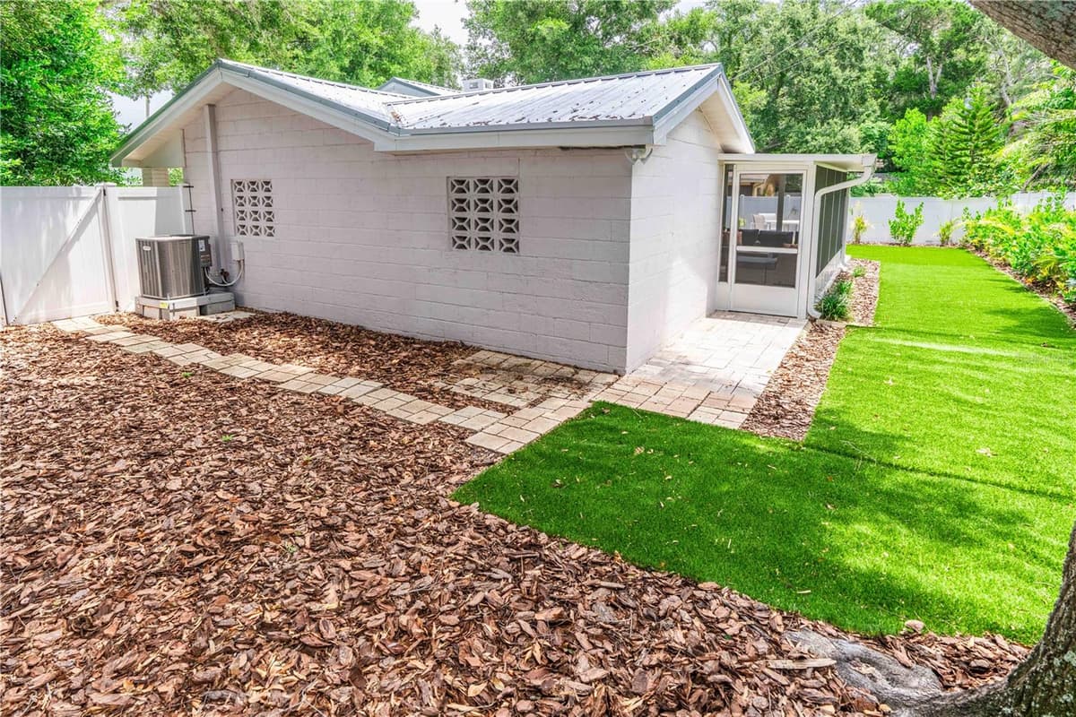 131 VALENCIA DRIVE — photo 72 of 87