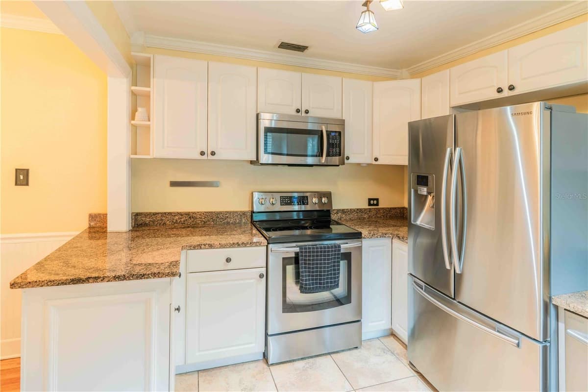 131 VALENCIA DRIVE — photo 22 of 87