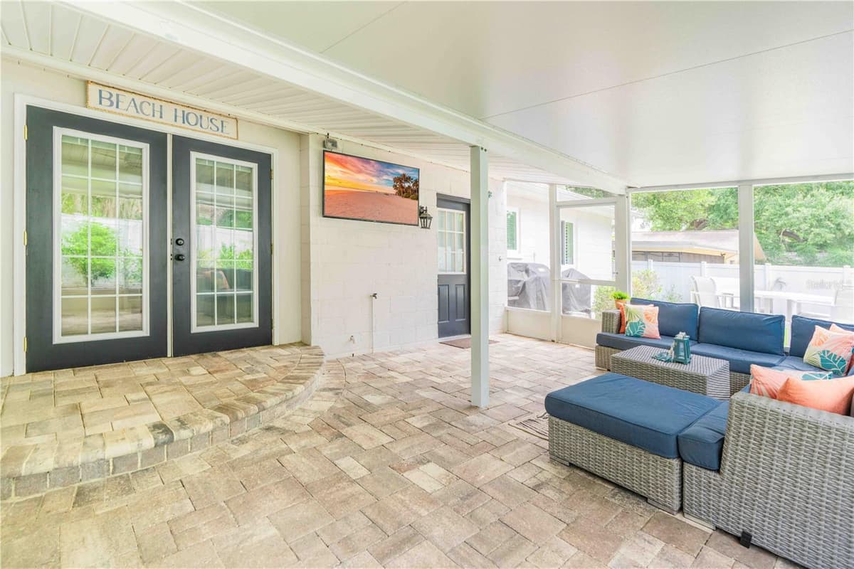 131 VALENCIA DRIVE — photo 66 of 87