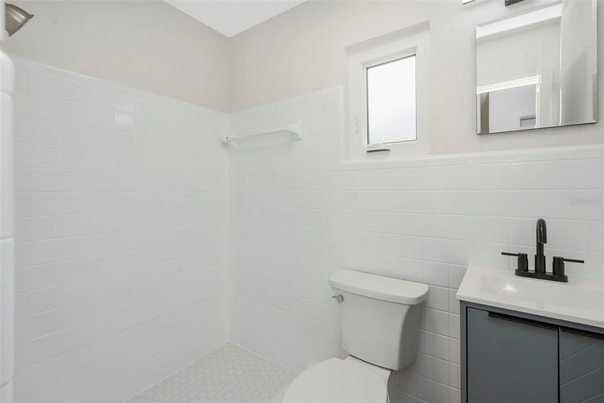 19 VENTURA DRIVE — photo 32 of 32