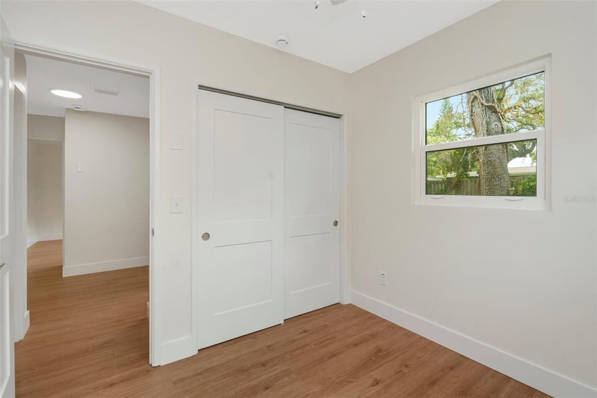 19 VENTURA DRIVE — photo 30 of 32