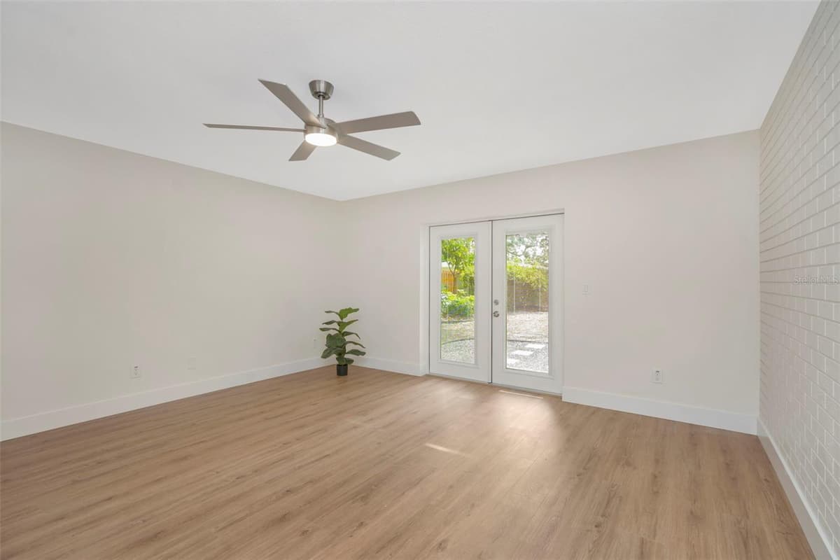 19 VENTURA DRIVE — photo 17 of 32
