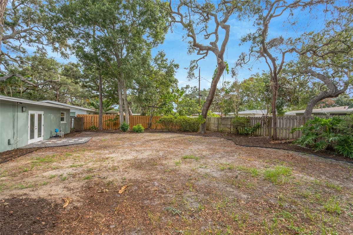 19 VENTURA DRIVE — photo 5 of 32
