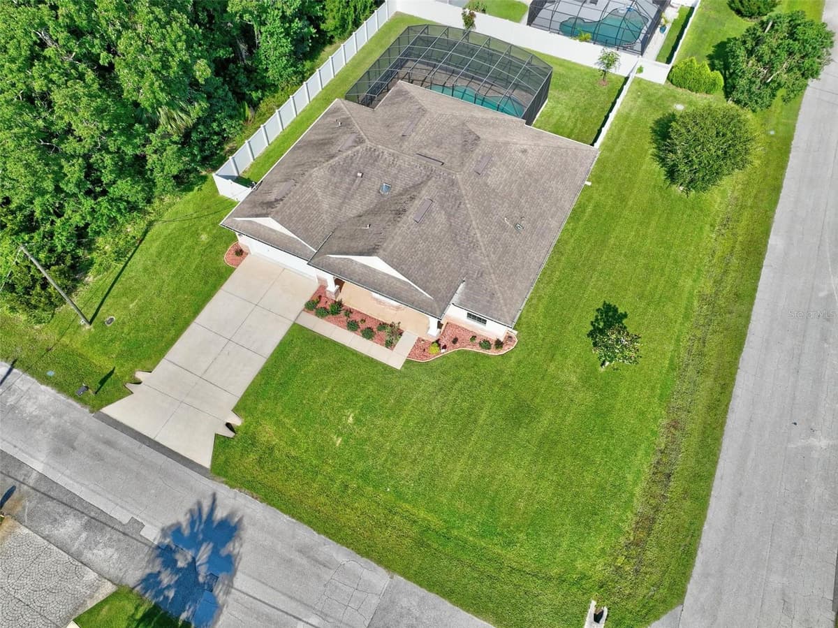 2 LYTTON LANE — photo 49 of 56