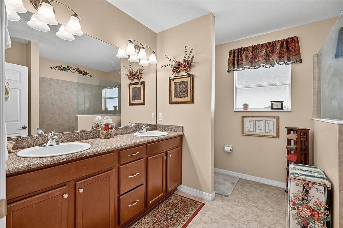 2 LYTTON LANE — photo 34 of 56