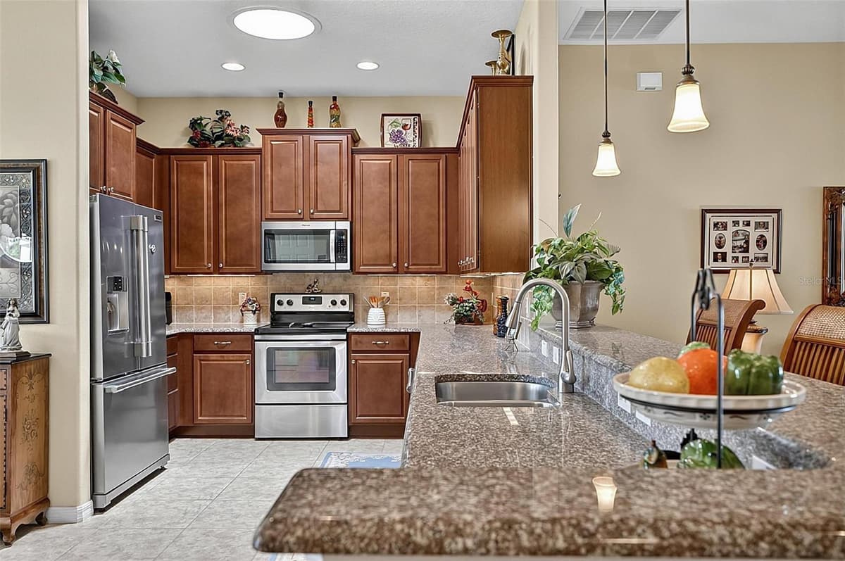2 LYTTON LANE — photo 9 of 56