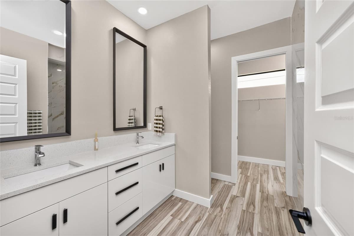 253 LONG MEADOW LANE — photo 32 of 64