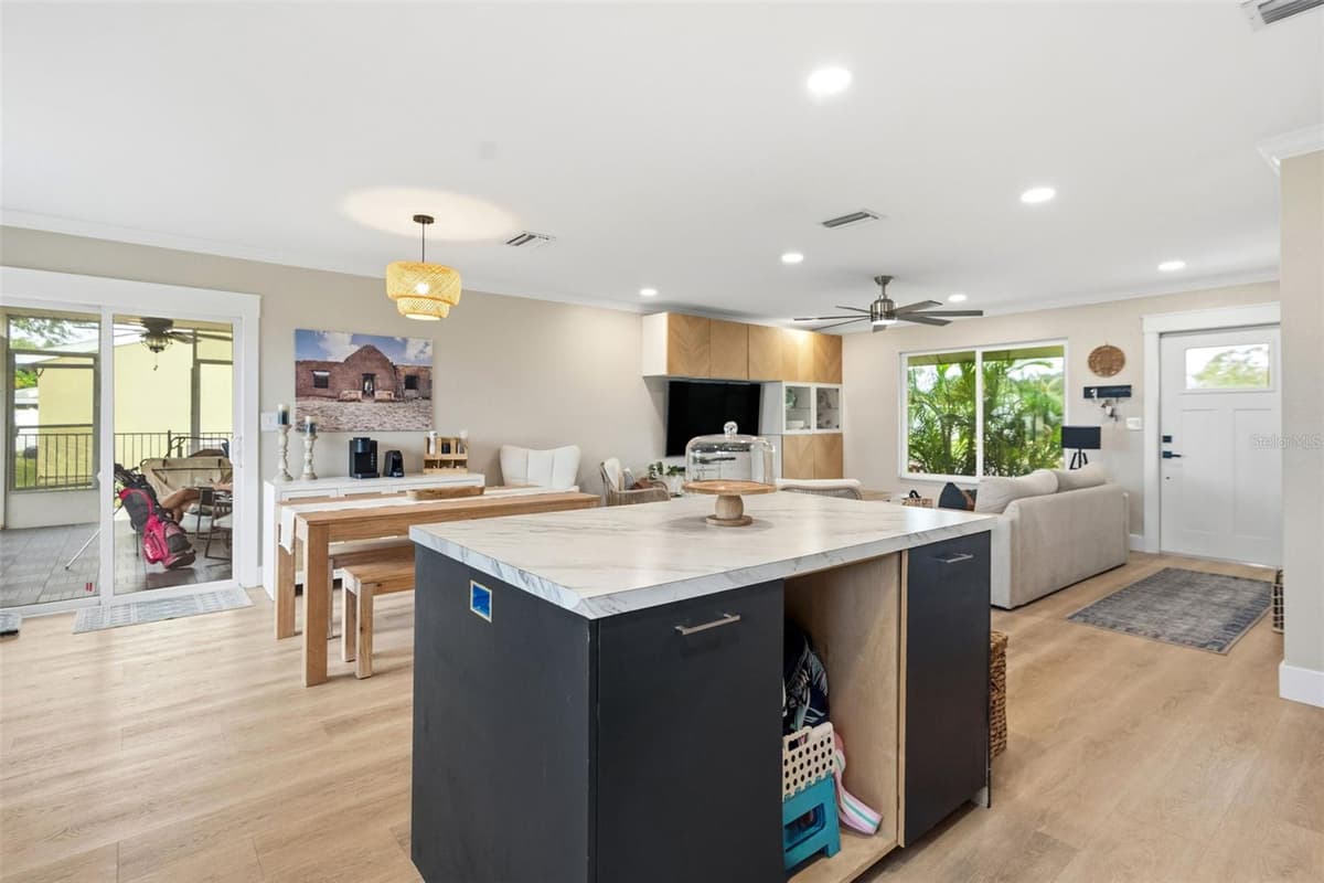7200 ELYTON DRIVE — photo 11 of 35