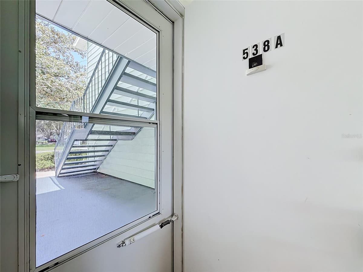 538 MIDWAY DRIVE — photo 4 of 46
