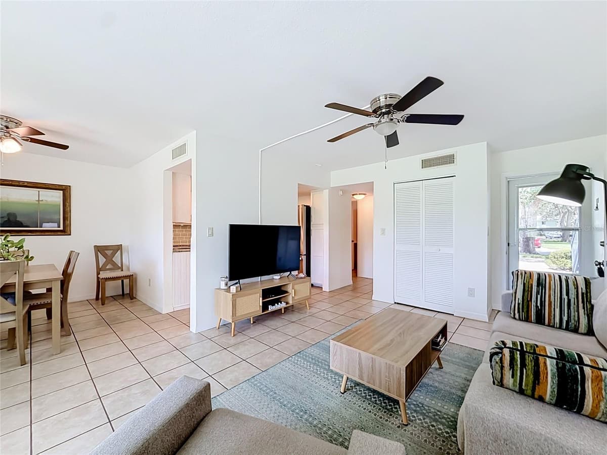 538 MIDWAY DRIVE — photo 8 of 46