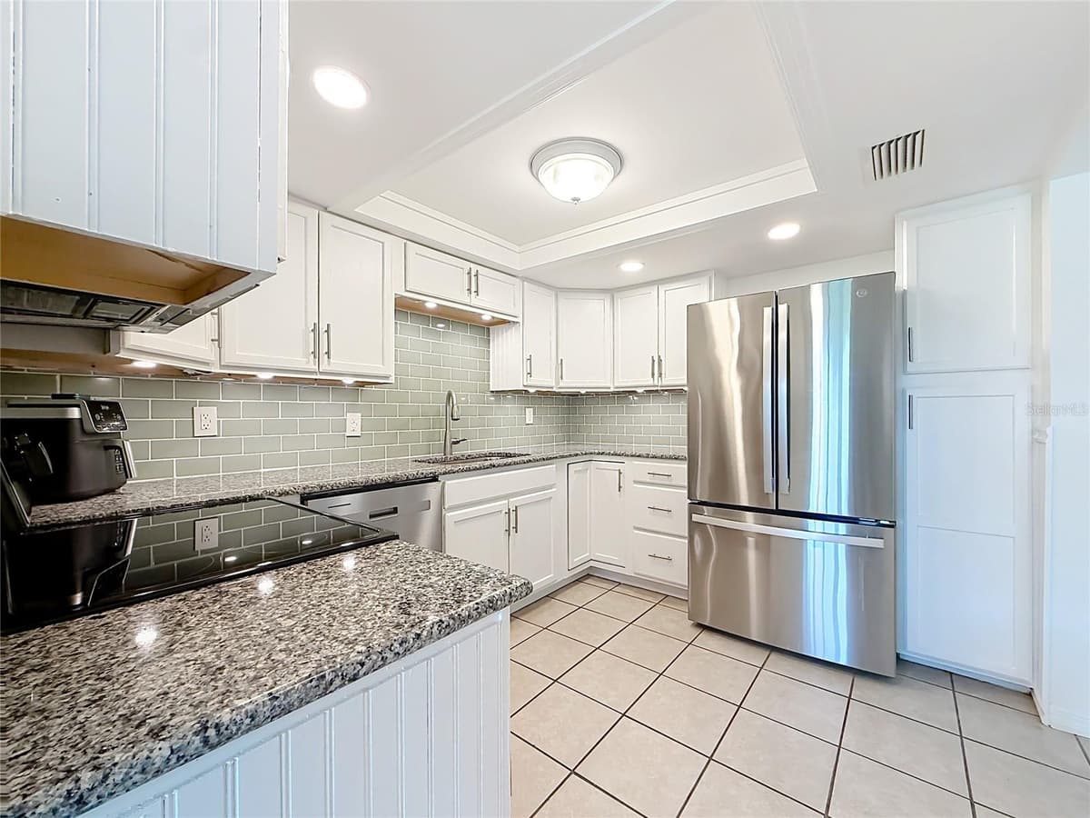 538 MIDWAY DRIVE — photo 12 of 46