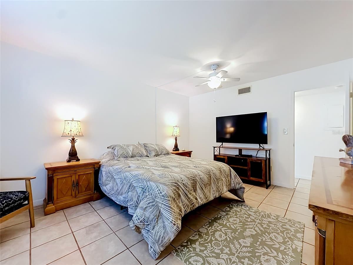 538 MIDWAY DRIVE — photo 18 of 46