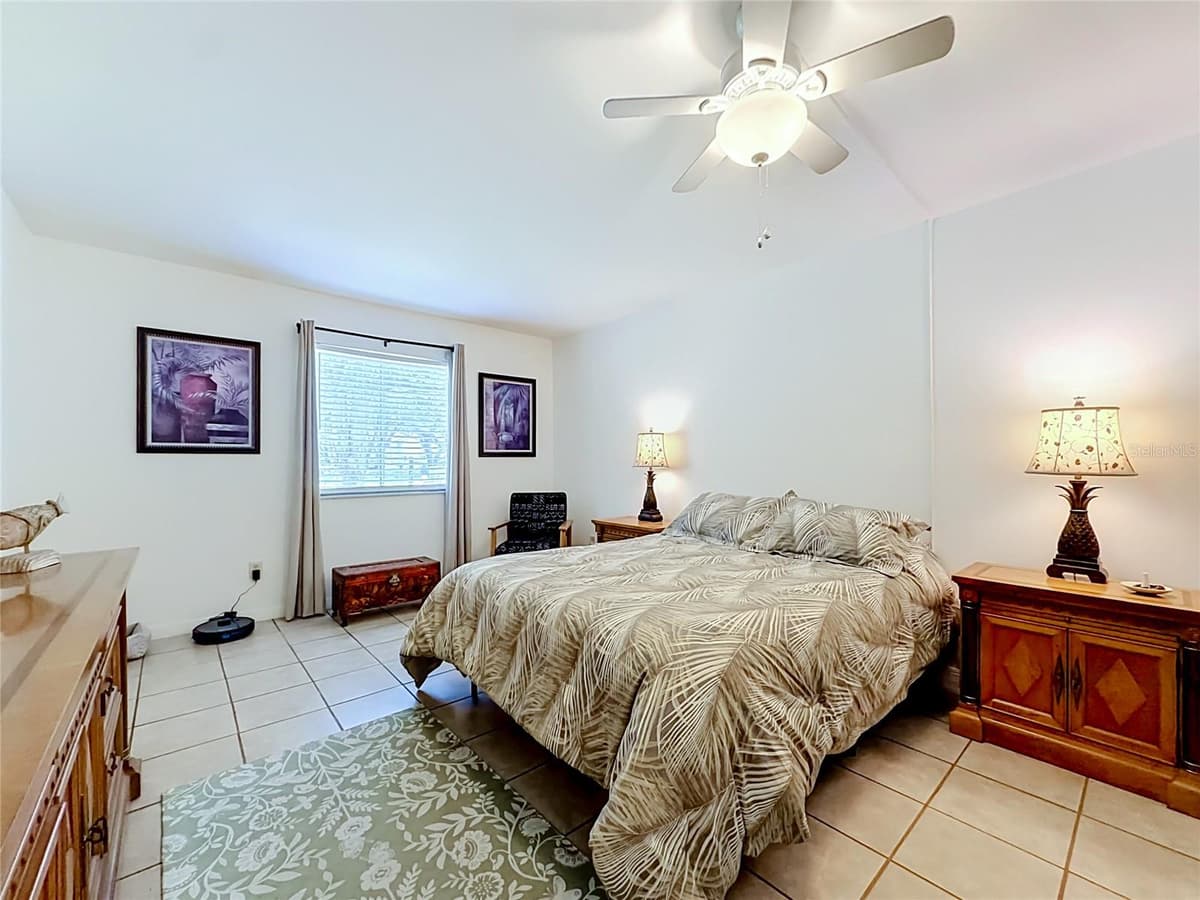 538 MIDWAY DRIVE — photo 17 of 46