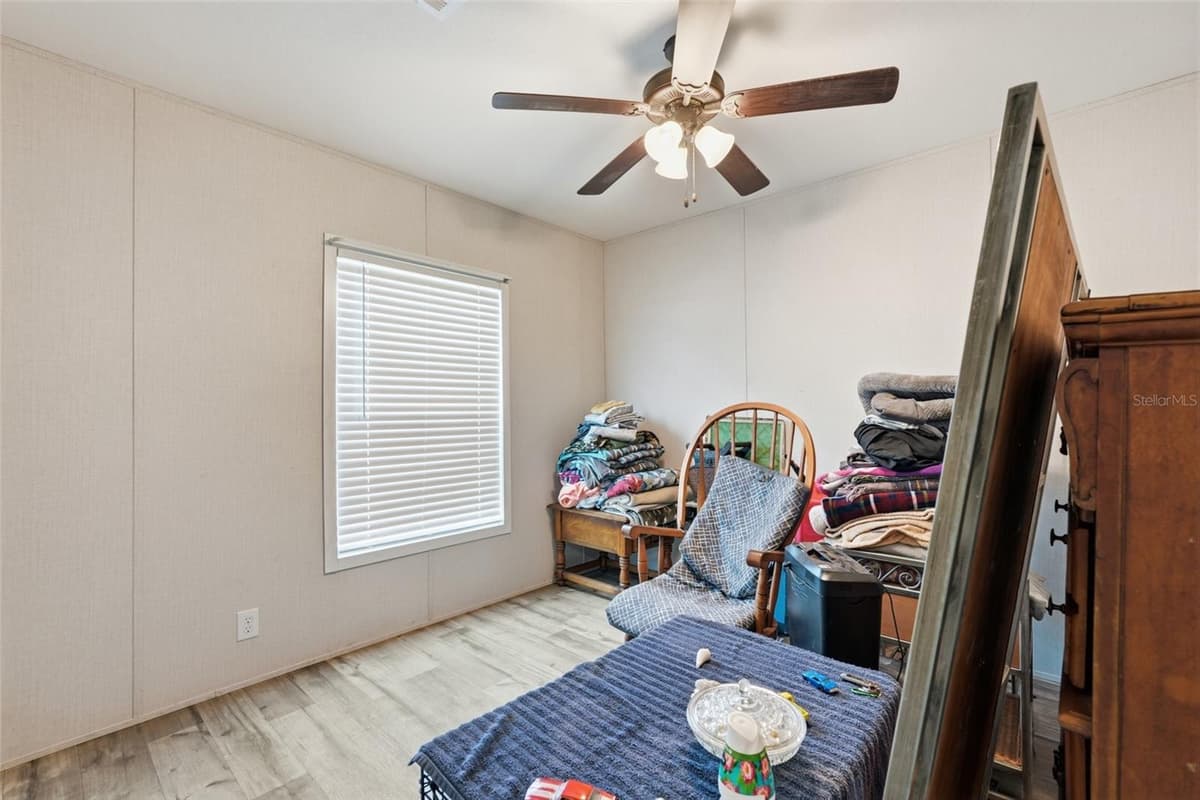 2086 GENES LITTLE ACRES AVENUE — photo 15 of 33