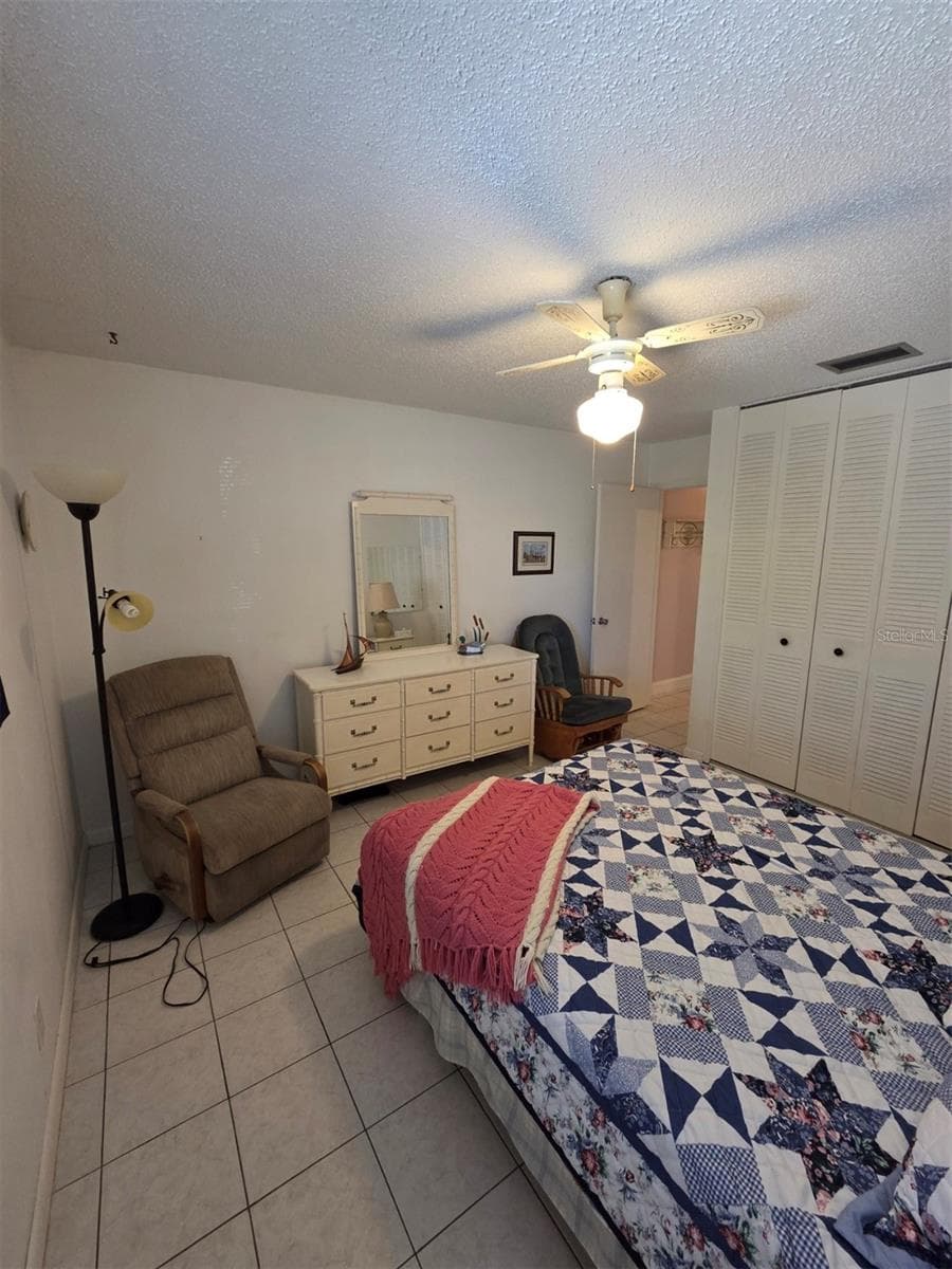 2054 SUNSET POINT ROAD — photo 11 of 34