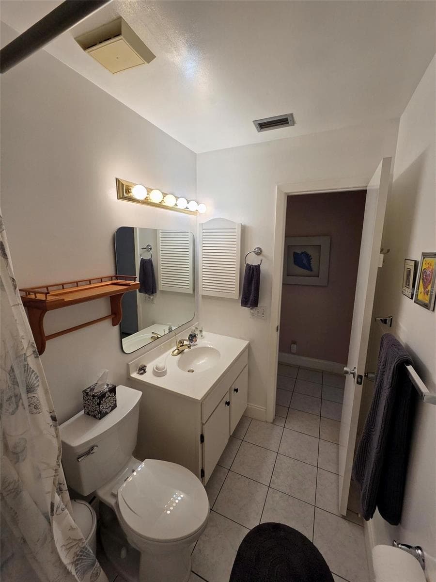 2054 SUNSET POINT ROAD — photo 12 of 34