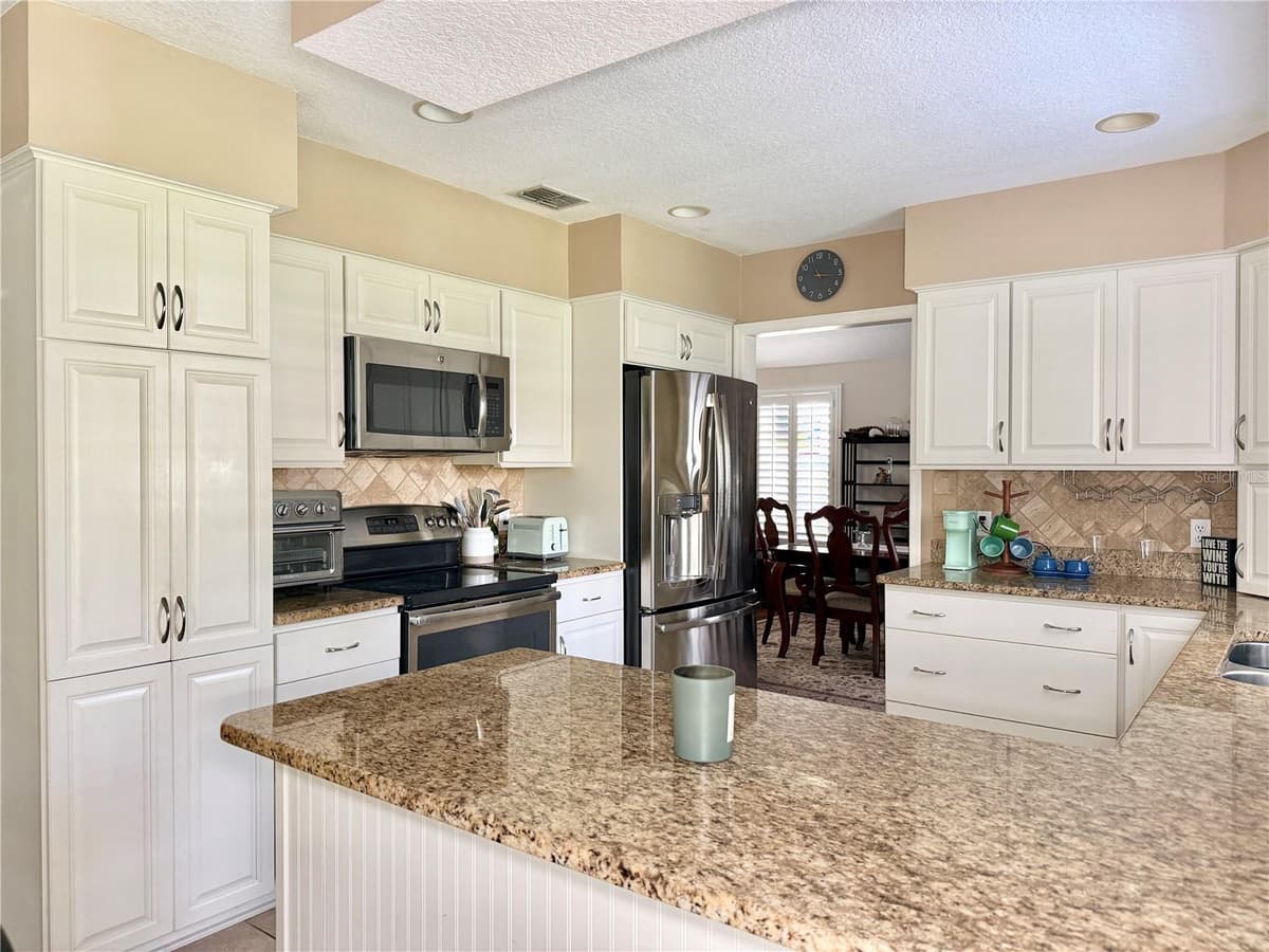 9306 ALANBROOKE ST — photo 13 of 45